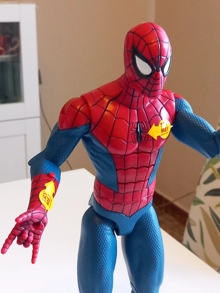 Spiderman action figure Marvel/Disney parlante, del 2010, alto cm 34 - Immagine 3 di 4