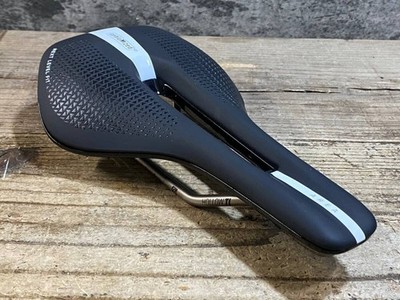 SYNCROS AREA Saddle Black Hollow Ti Rails 145mm Comfort water resistance