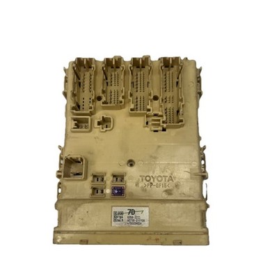 Toyota Corolla junction box 2016 cabin fuse relay block 63582642 assembly OEM