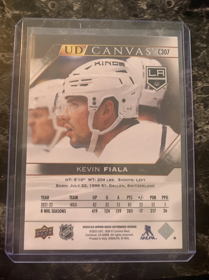 Kevin Fiala 2022-23 Cubierta Superior Serie Extendida Lona C307 Blanco y Negro Foto 2 de 2