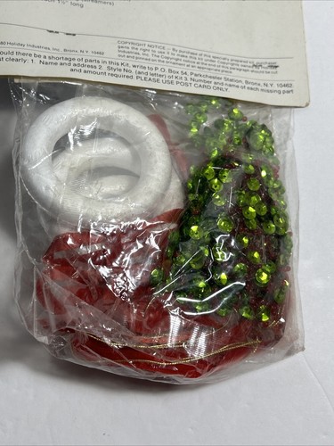 Vintage Holiday CHRISTMAS WREATH Ornament Kit...#4023...Makes 3...Unopened! - Picture 6 of 6