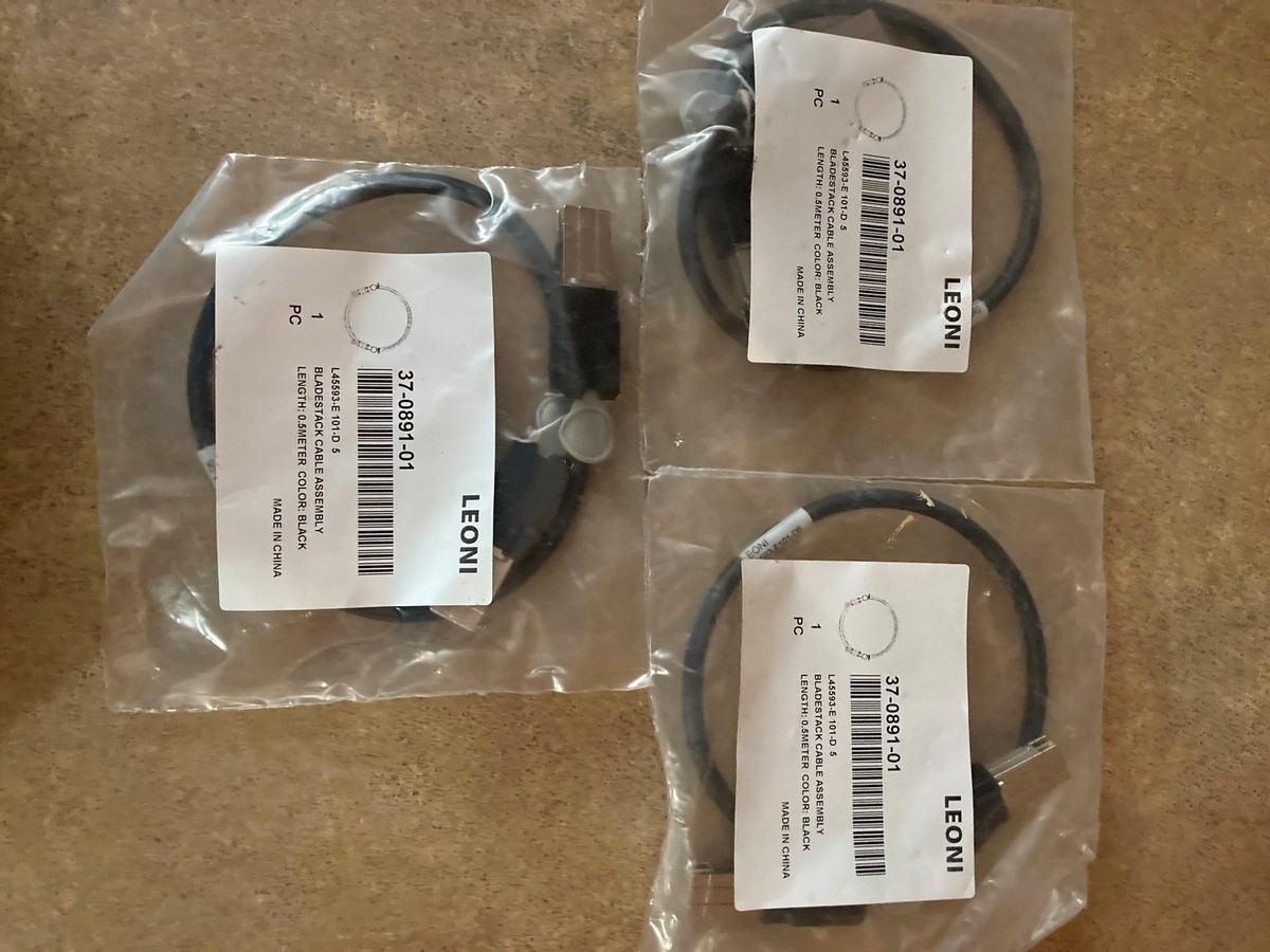 LEONI 37-0891-01 BLADESTACK CABLE ASSEMBLY 0.5 METER BLACK L45593 