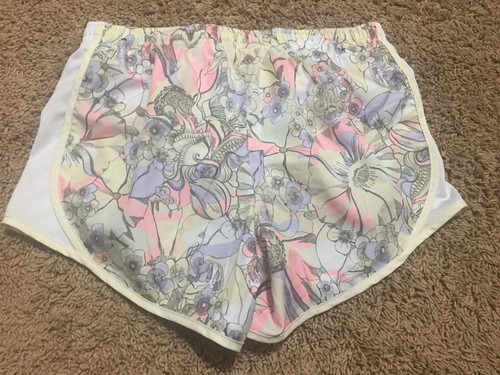 Nike Girls Dri-Fit Tempo Training Shorts in Lt. Orewood Brown/White/Coconut - Picture 6 of 7