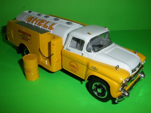 1:34 FIRST GEAR 1958 GMC 300 TANKER TRUCK REGULAR DIECAST SHELL OIL #19-3027 - Picture 4 of 6