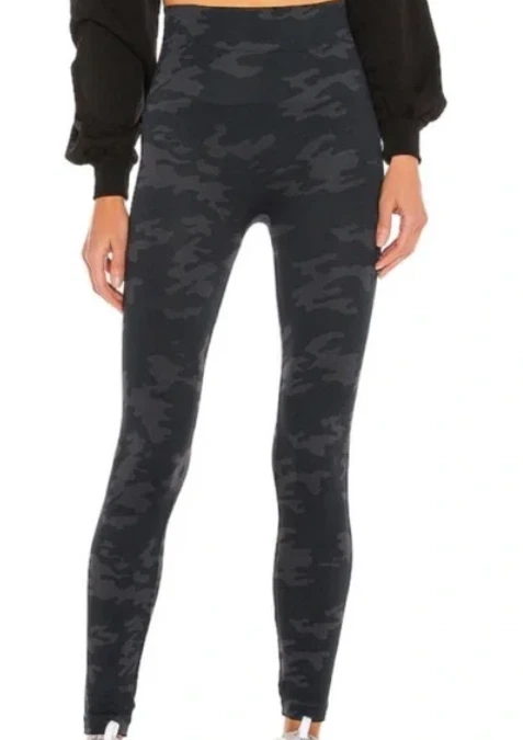 Spanx Women's Size 2X Black Camo Seamless Look At Me Now Leggings