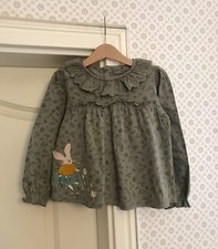 Next England Langarmshirt 110 Mädchen Hase Spitze Blumen Salbei 