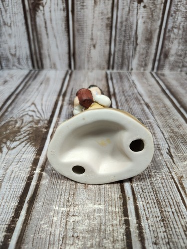 Vintage Porcelain Boy Plant and Puppy Dog Figurine by a Wall - Picture 6 of 6