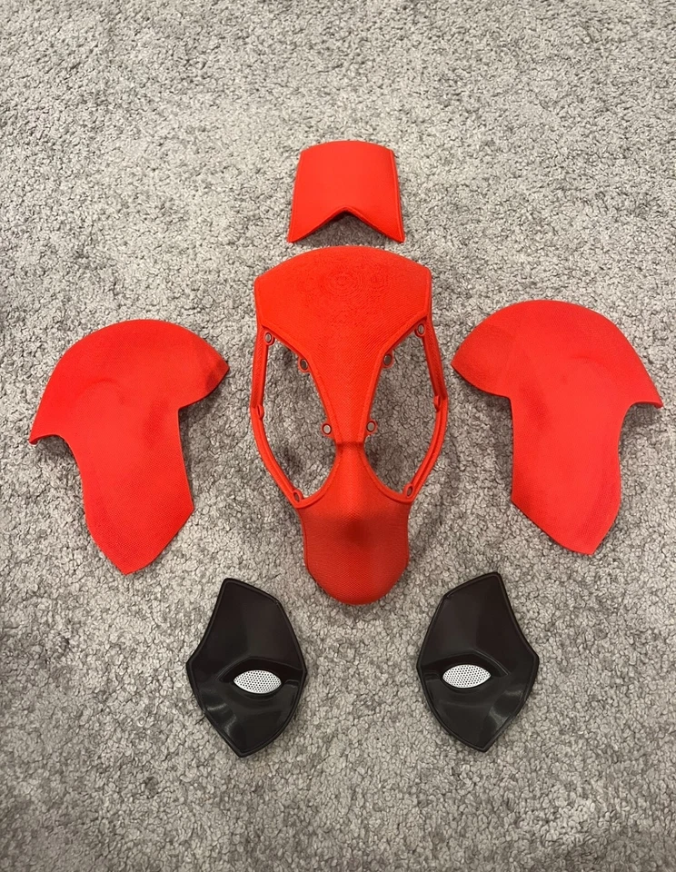 Deadpool Mask for Cosplay - Get the Perfect Marvel Look - Image 2 of 4