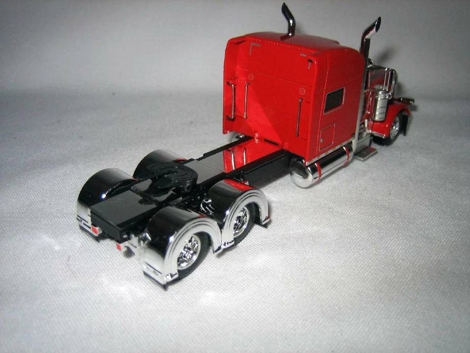1/64 DCP 213 389 Pete 70” Sleeper Cab (Red) - Image 2 of 3