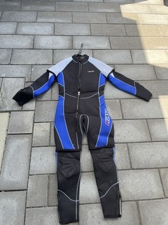 Komplette Taucherausrüstung Inklusive Suits Schuhe Flaschenrucksack Messer Cam