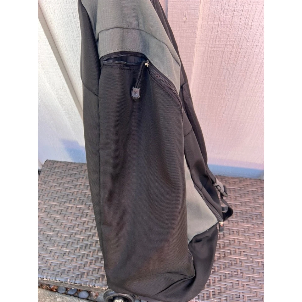 Victorinox Swiss Army E-Motion 360 Luggage Travel Bag Black Gray Wheeled Rolling - Image 4 of 4