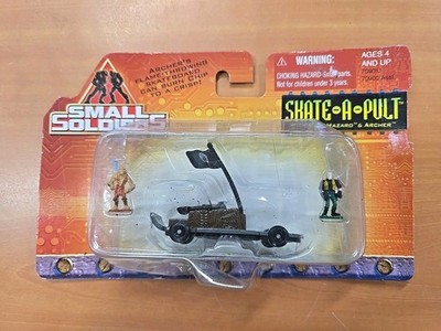 Small Soldiers Skate A Pult with Chip and Archer Micro Toys NEW Damaged Packing
