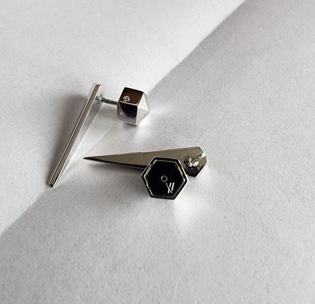 Via Saviene Vide Reversible Studs View 3