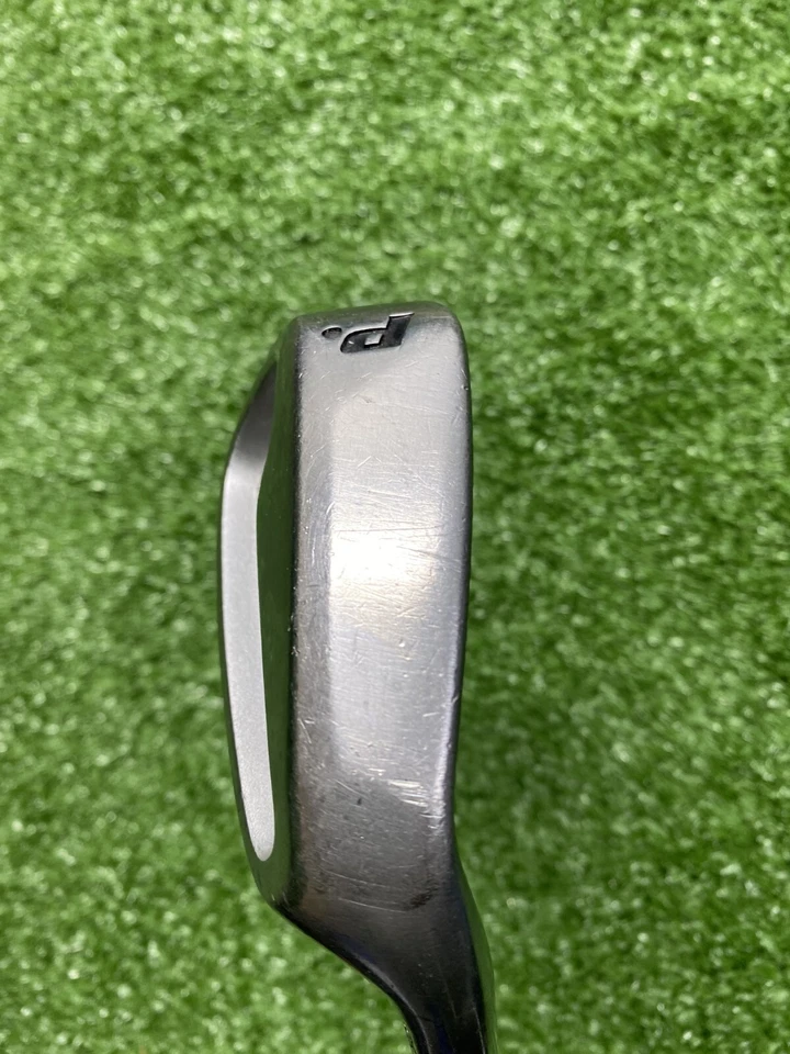 Golden Bear Signature Series Pitching Wedge/ RH/ Graph. ~36"/ NEW GRIP/xx7044 - Image 2 of 4