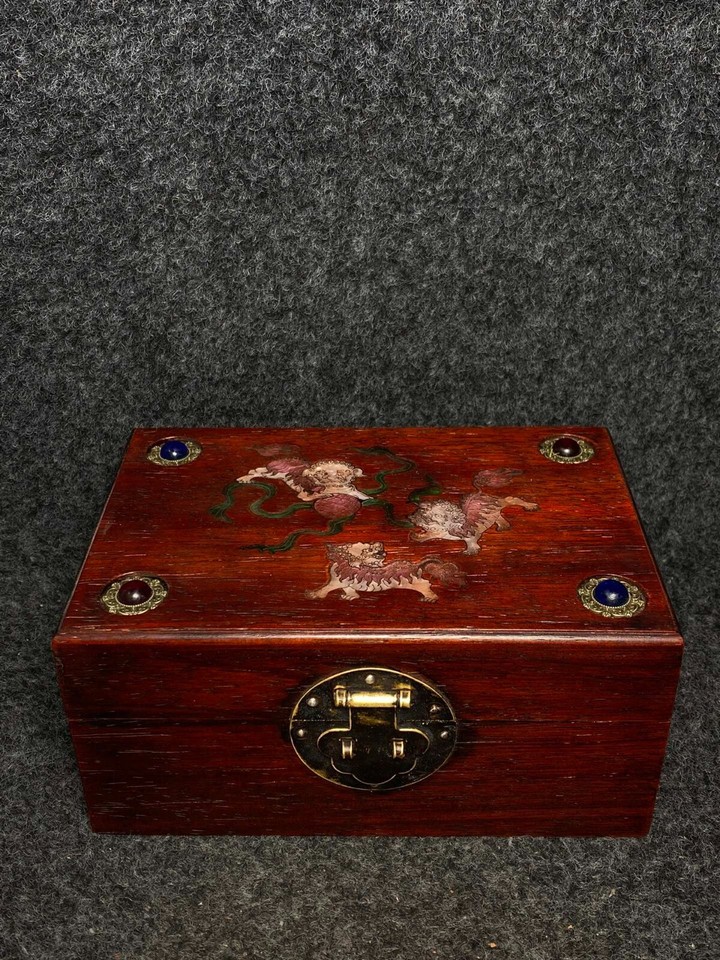 Chinese Ancient Rosewood jewellery box inlaid with jade,contains