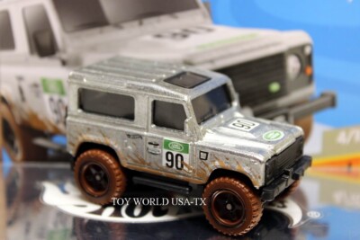 2021 Hot Wheels #32 Baja Blazers Land Rover Defender 90 Zamac