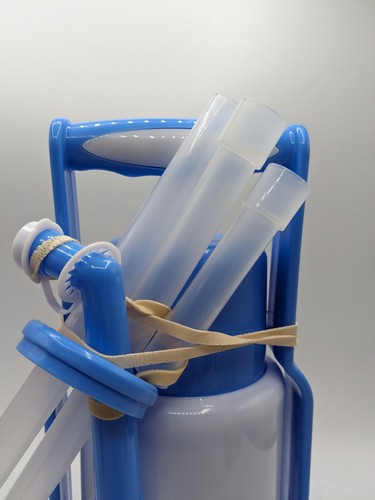 Primo Portable Manual Water Pump/Dispenser in Blue and White, Model 900179 - Picture 4 of 5
