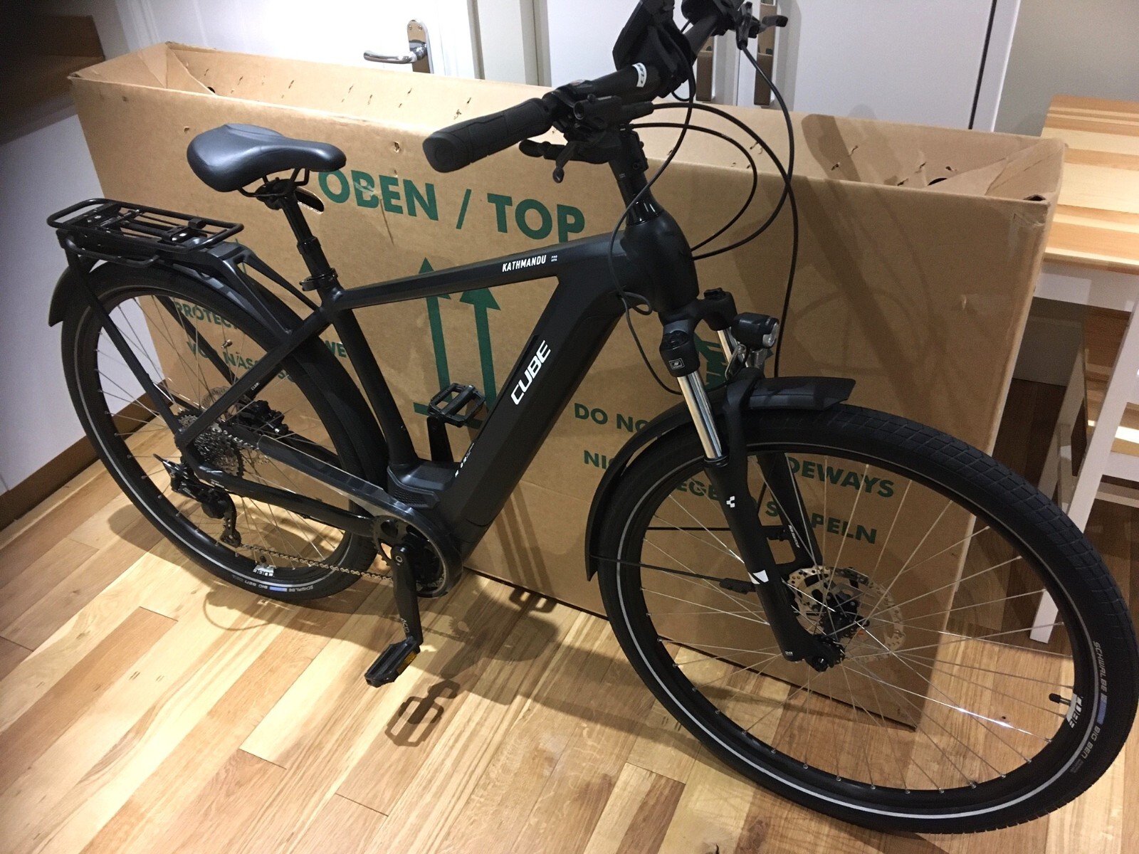 'BARG'AIN' Cube Kathmandu Hybrid Pro 625 EBIKE Outstanding Mint