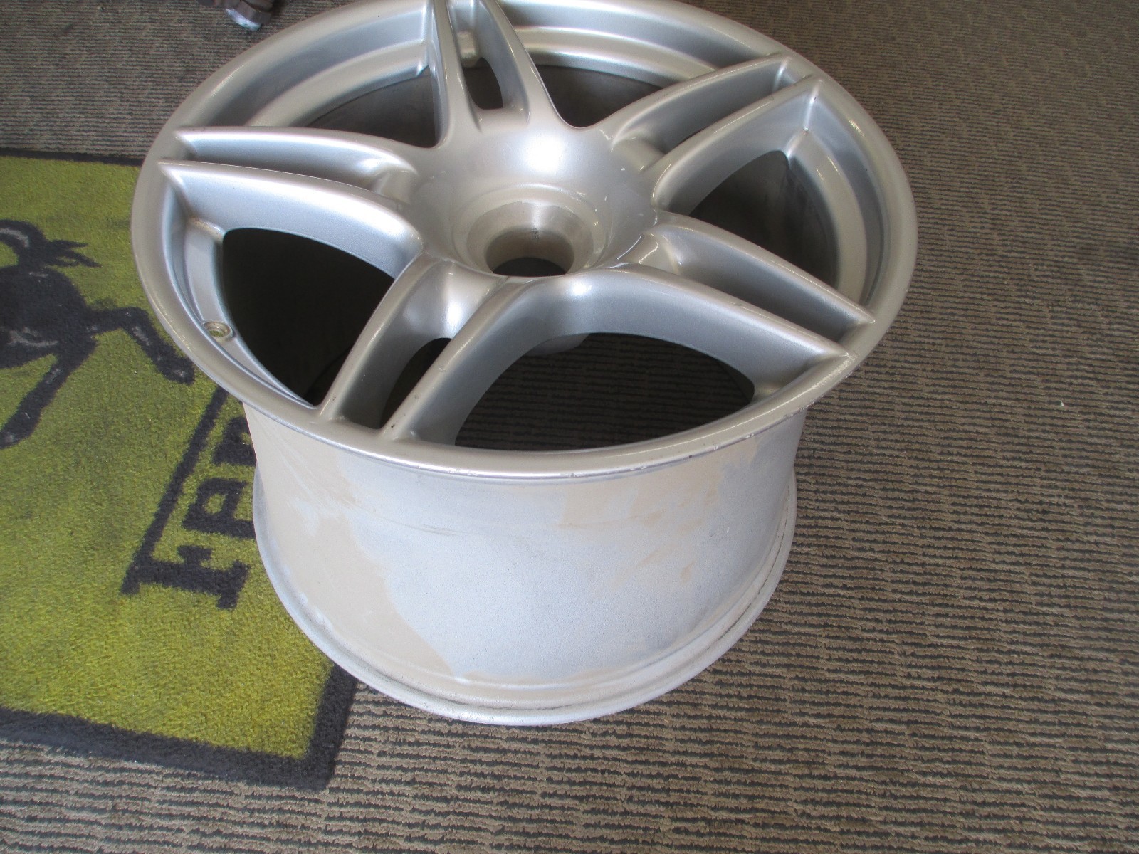 Ferrari Enzo - Rear Wheel / Rim # 184186