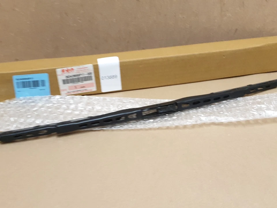 Suzuki Baleno Front Right Wiper Blade  2016-2024 38340M68P11 Genuine NEW Black - Image 2 of 4
