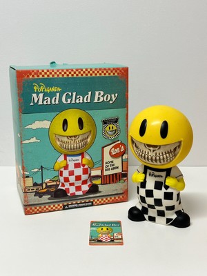 Mad Glad Boy Grin Checkmate Version Medium Vinyl Figure by Ron