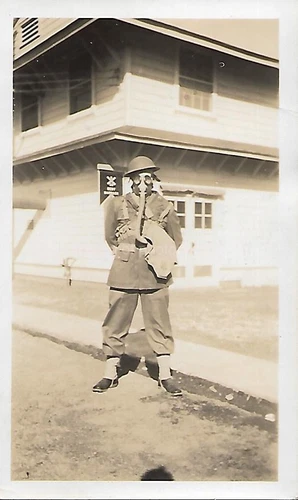 WW2 ERA GAS MASK GUY Soldier FOUND MILITARY PHOTO Black+White ORIGINAL 211 48 D