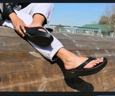 OOFOS OORIGINAL Recovery Flipflop Sandal Black Womens Size US 6 EU37