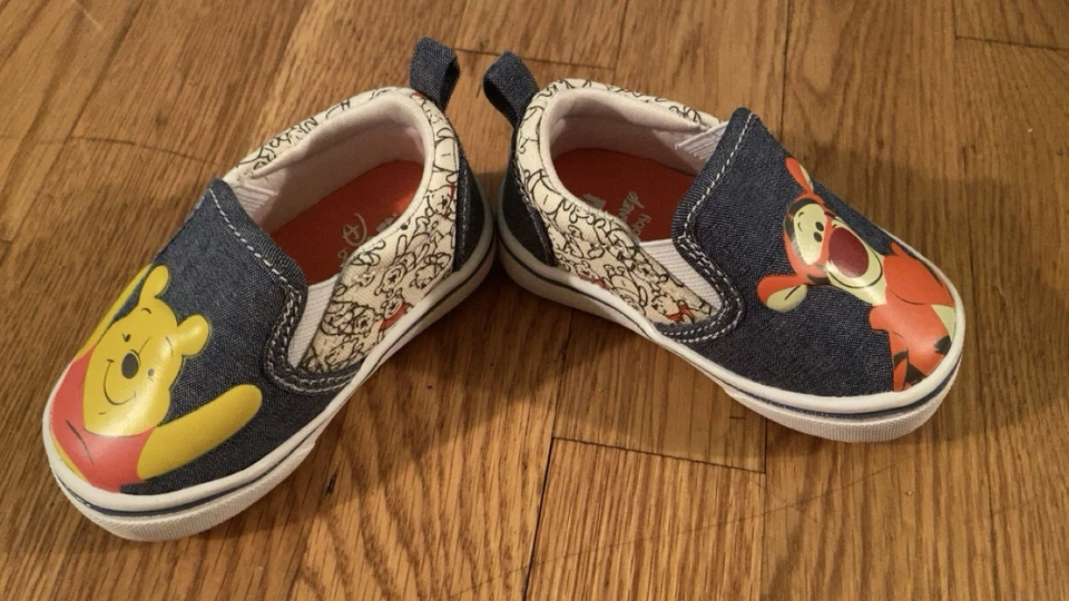 Zapatos sin cordones Pooh & Tigger talla 3 para niños pequeños Foto 2 de 3