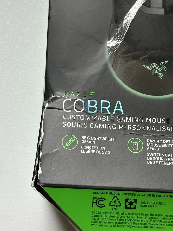 Razer Cobra Lightweight Optical Wired RGB Gaming Mouse / NEW Damaged Box - Image 3 of 4
