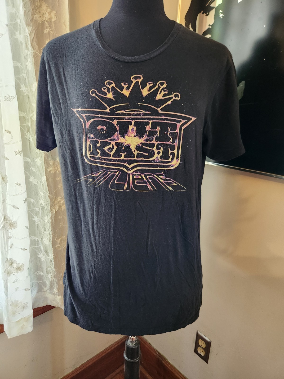 Picture 1 of 2