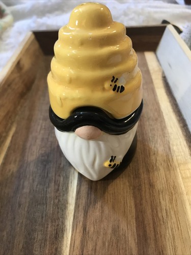 Bumblebee Gnome Salt & Pepper Shaker Set - Picture 2 of 8