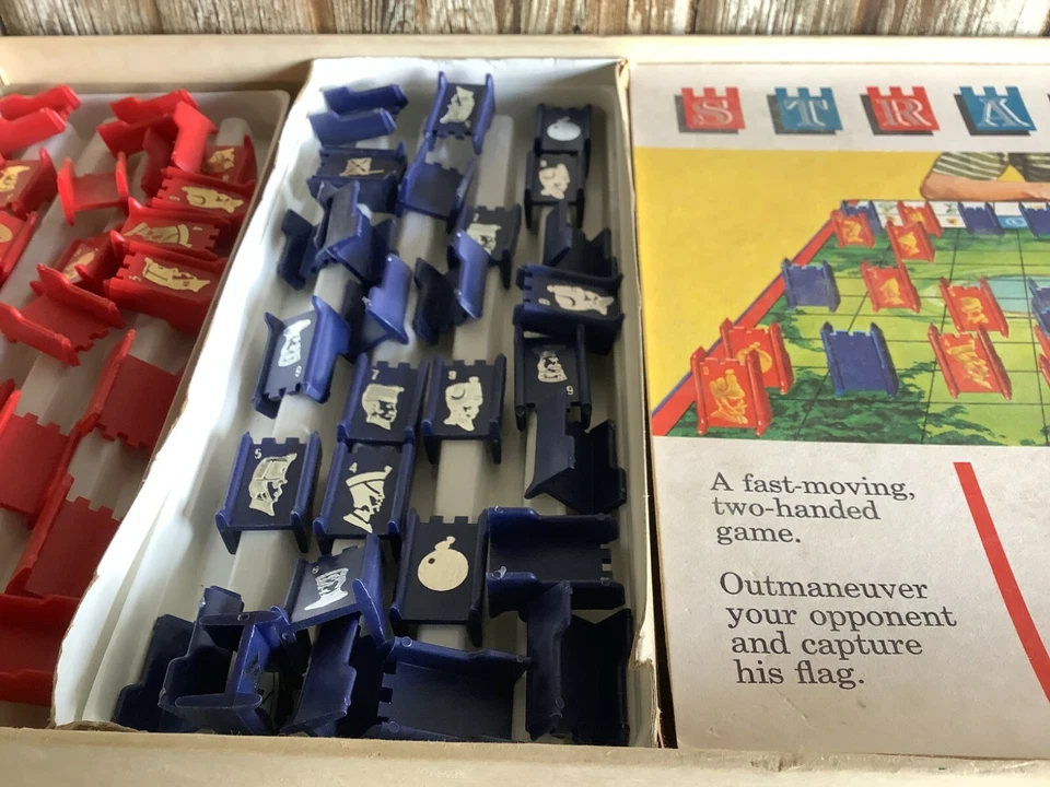 STRATEGO VINTAGE BOARD GAME - 1 SPARE PART PLAYING PIECE -  MILTON BRADLEY 1961 - Image 3 of 4
