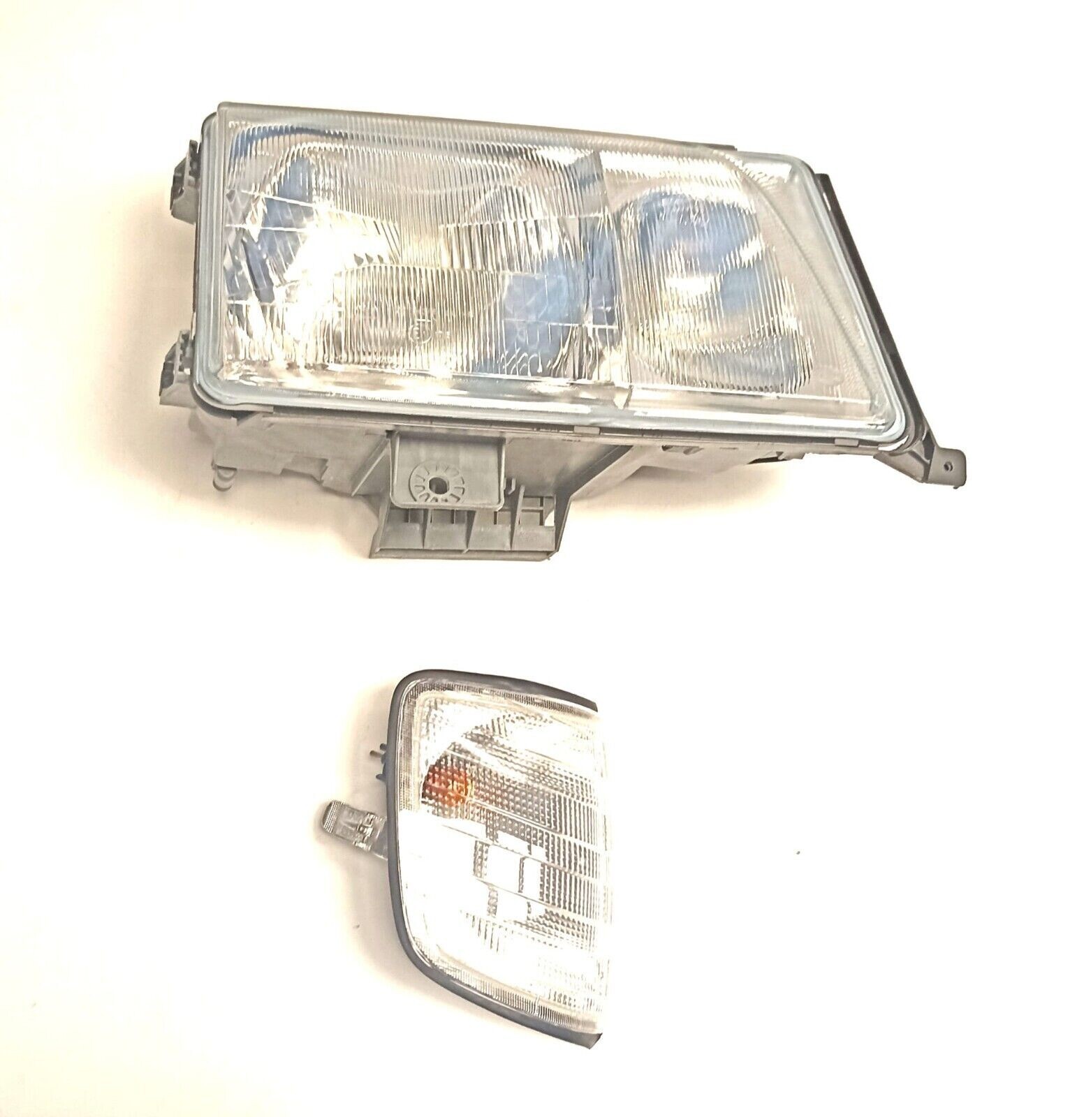 2x Hella 1LJ007219371-381 Headlight for Mercedes-Benz (Left-Hand 