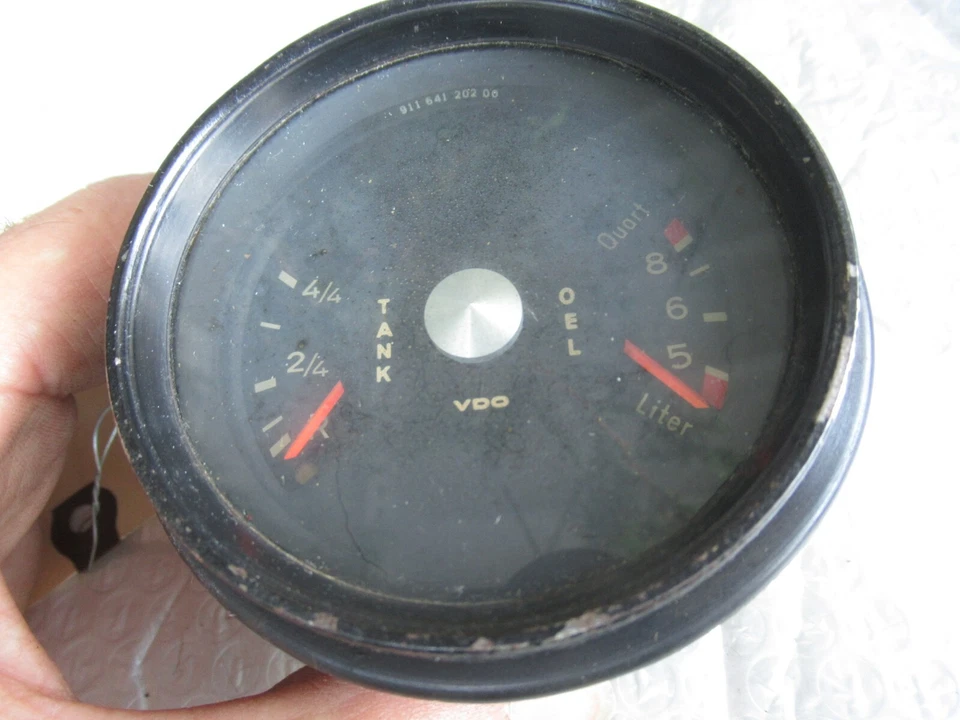 Porsche 911 Fuel Combo Gauge - Image 3 of 4