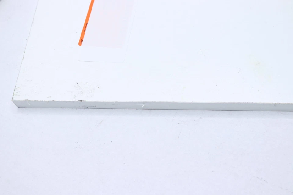 Полочная доска Rubbermaid белая 12 x 24 дюйма - грязная/угловая отсутствует белая краска - Изображение 4 из 4