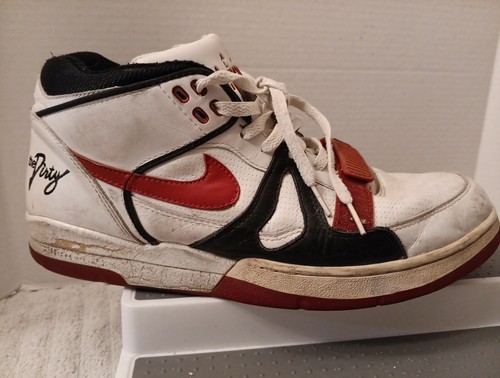 Size 15 - Nike Air Alpha Force 2 'The Dirty' Vintage 307718161 White/Varsity Red - Picture 2 of 16