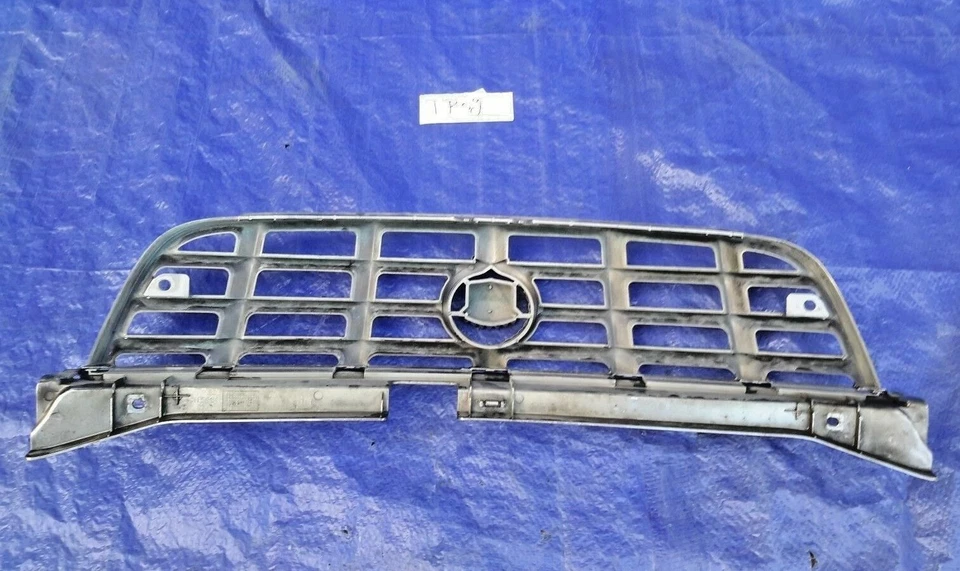 1998Cadillac Catera Front Grille Grill OEM 9193489 — 第 3/4 张图片