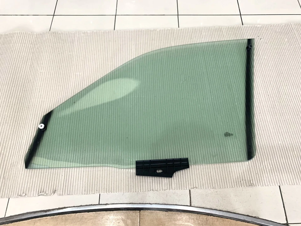 4A0845021A Front Left Window For Audi A100 - Image 2 of 4