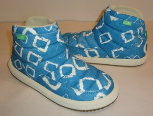 sanuk boots puff n chill