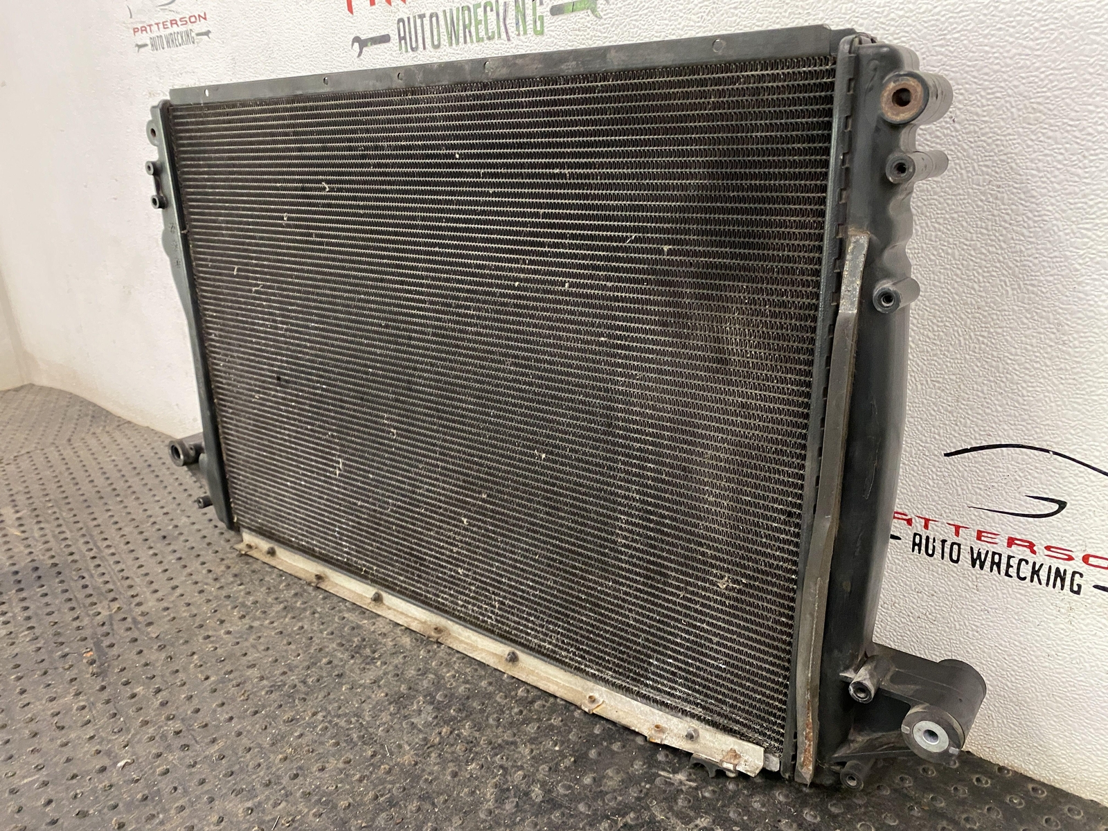 08-16 MASERATI GRANTURISMO 4.2 AT ENGINE WATER RADIATOR COOLER ID 223561