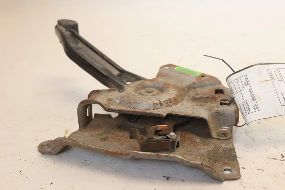 2015-2019 CHEVY SILVERADO 2500 HD РЫЧАГ ПЕДАЛИ АВАРИЙНОГО СТОЯНОЧНОГО ТОРМОЗА ОТ ОРИГИНАЛЬНОГО ПРОИЗВОДИТЕЛЯ - Изображение 2 из 4