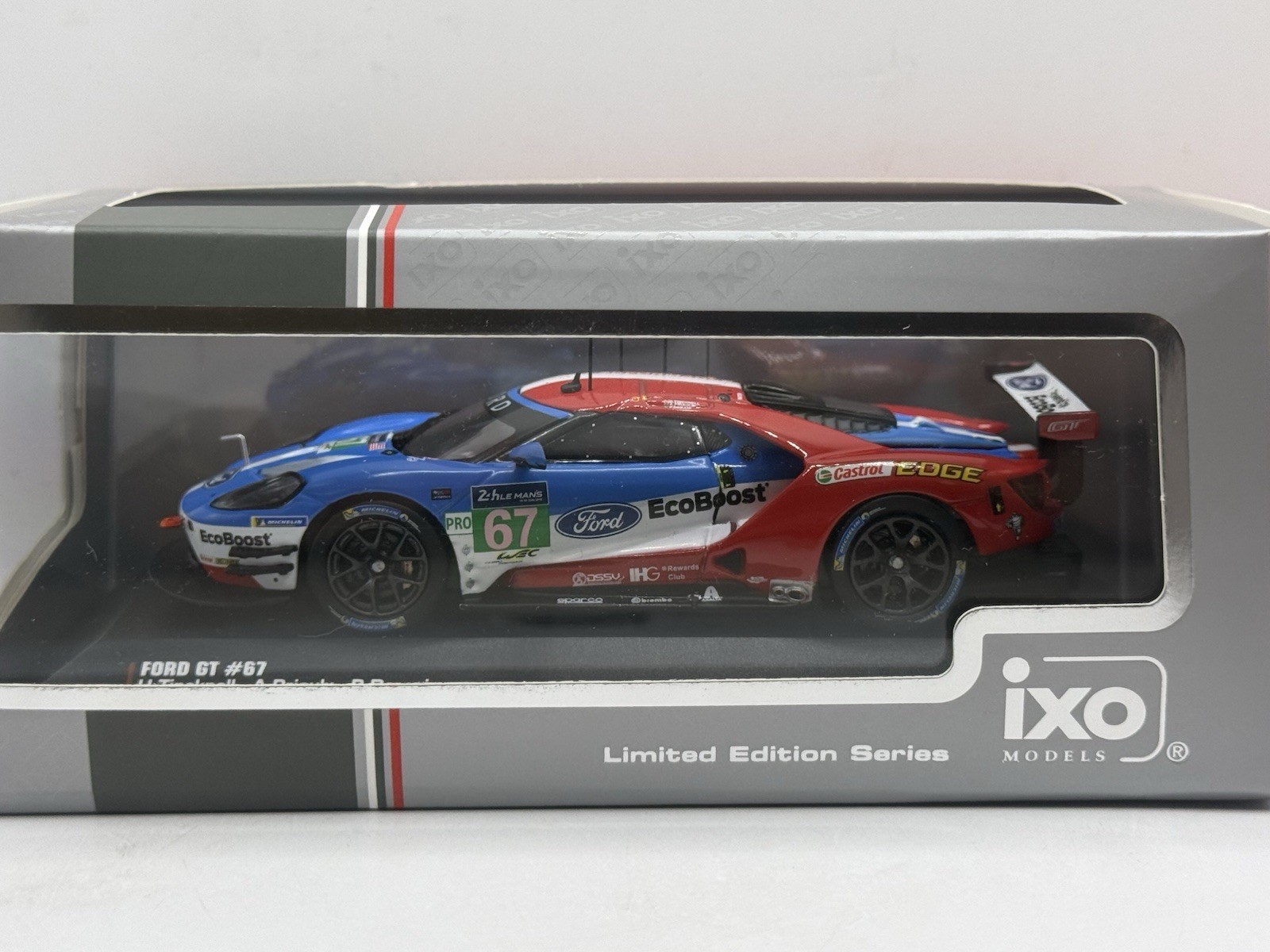 Ford GT Le Mans 2017 miniature de bureau IXO 1:43 pour décoration salon design