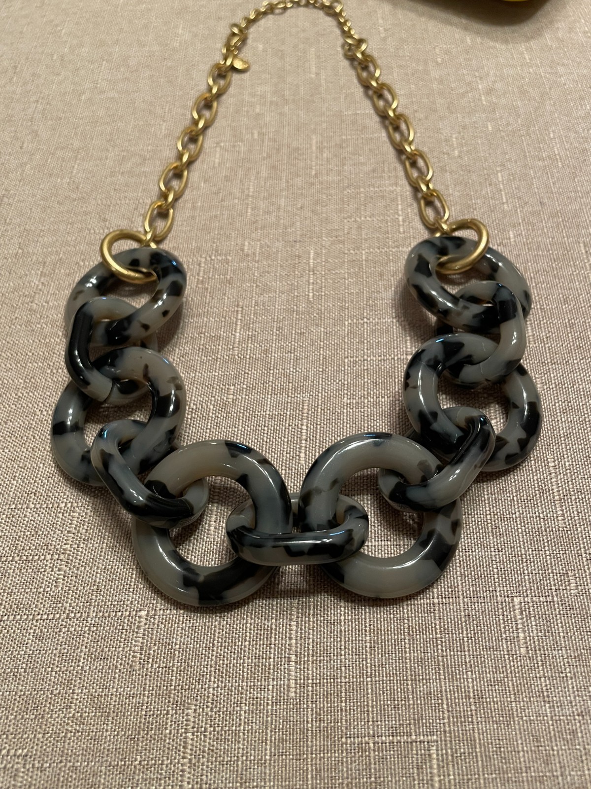 J. Crew Tortoise Shell Link Statement Neckace Gol… - image 4