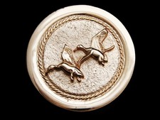 MB13102 NOS VINTAGE 1994 FLYING DUCKS ROUND GOLDTONE BELT BUCKLE