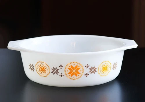 Vintage Pyrex Town And Country #043 1.5Qt Oval Handled Casserole Dish