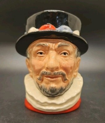 Vintage Royal Doulton 3'' kleine Figur Kanne D6233 Beefeater