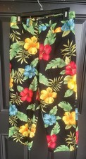 Womens Caribbean Joe Hawaiian Floral Capris Black Green Red Yellow S
