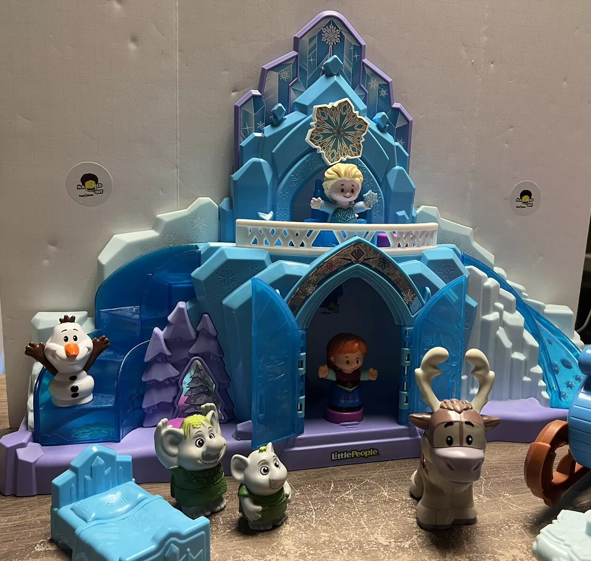 Fisher-Price Little People – Disney Frozen Elsa's Palace Portable playset  with Figure