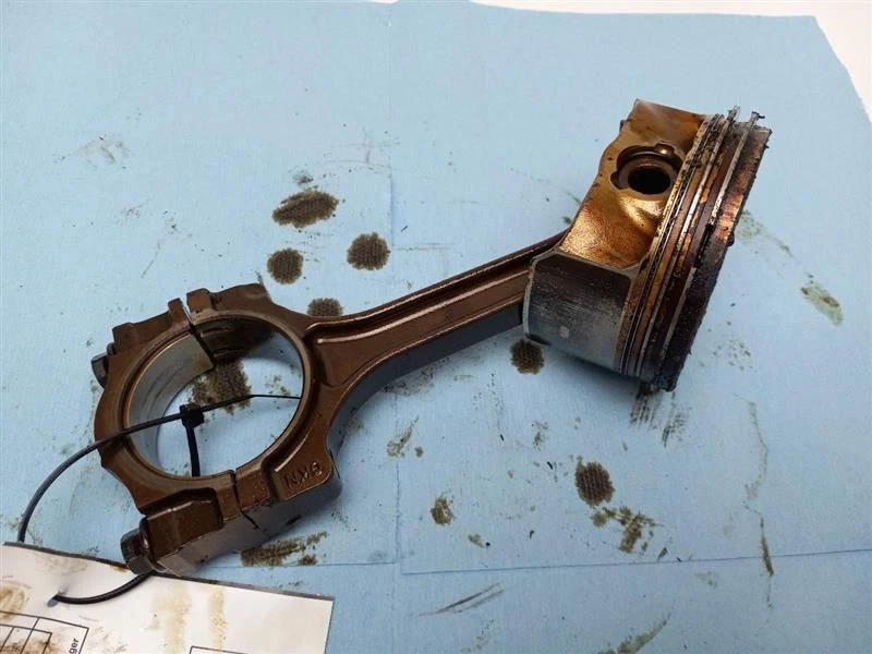 2011 CHEVROLET MALIBU FWD PISTON - Image 2 of 4