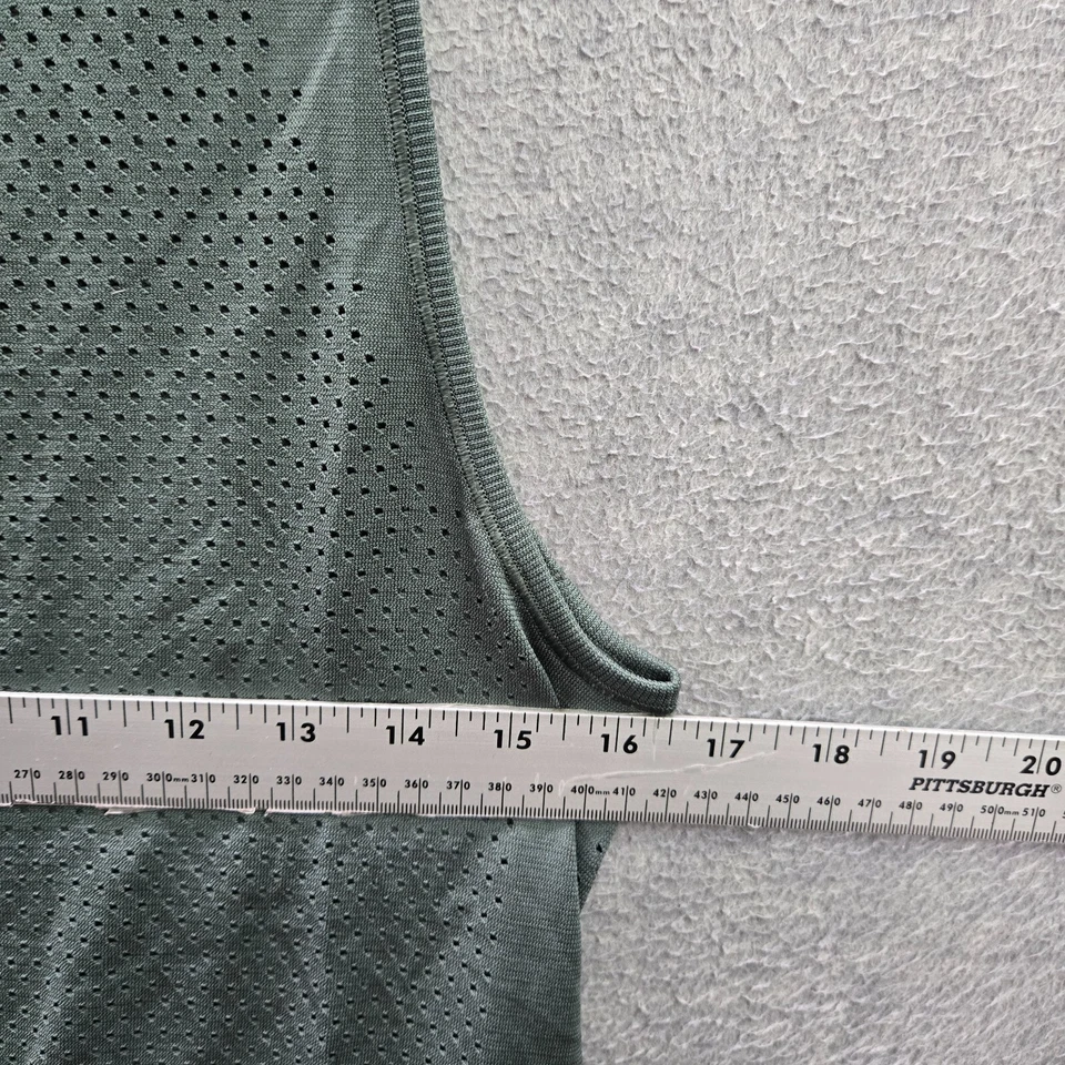 Lululemon Women Activewear Top 4 Green Breeze by Muscle Tank Sleeveless Pullover - Image 2 of 4